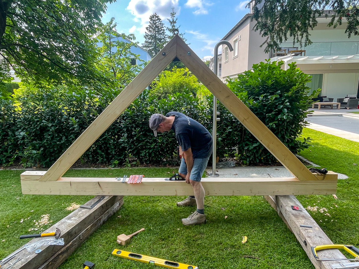 Baumhaus bauen Balken – 
Wie baue ich ein Baumhaus aus Holz mit drei Balken? Anleitung